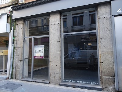 LOCAL COMMERCIAL A LOUER - ST ETIENNE Jacquard - 133 m2 - 350 € HC et HT par mois