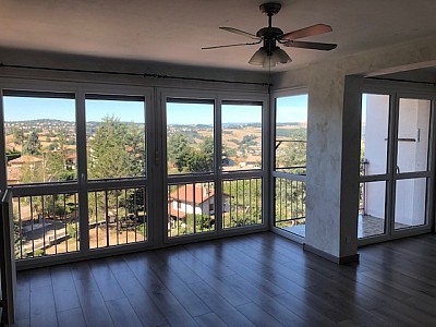 APPARTEMENT T4 A LOUER - VILLARS l Hippodrome Le Bois Monzil Zi - 85 m2 - 800 € charges comprises par mois