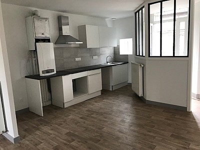 APPARTEMENT T3 A LOUER - UNIEUX Sud Est - 79 m2 - 607 € charges comprises par mois