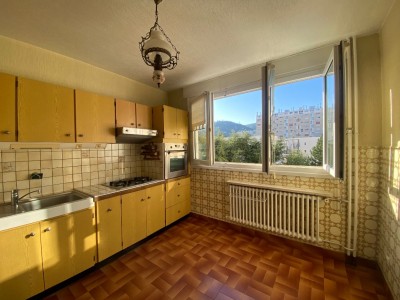 APPARTEMENT T4 A VENDRE - ST ETIENNE - 76 m2 - 70000€