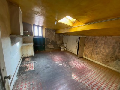 APPARTEMENT T2 A VENDRE - ST ETIENNE - 64 m2 - 30000 €