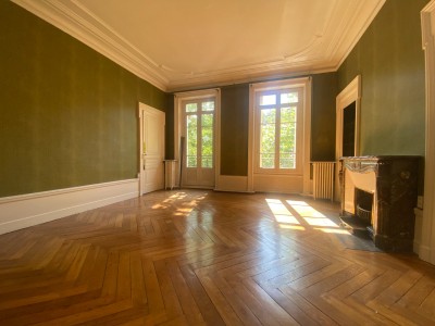 APPARTEMENT T3 A VENDRE - ST ETIENNE - 105 m2 - 135 000 €