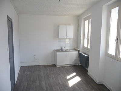 APPARTEMENT T2 A LOUER - FIRMINY Laprat-Benaud - 60 m2 - 393 € charges comprises par mois