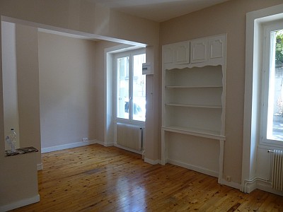 APPARTEMENT T2 A LOUER - FIRMINY Centre - 45 m2 - 365,36 € charges comprises par mois