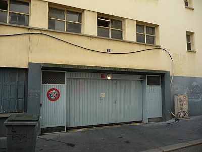 GARAGE A LOUER - ST ETIENNE Republique - 115 € charges comprises par mois