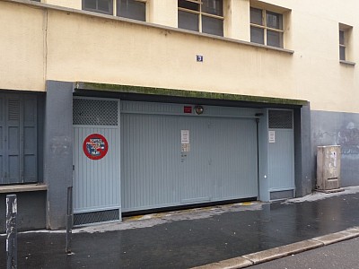 GARAGE A LOUER - ST ETIENNE Republique - 108 € charges comprises par mois