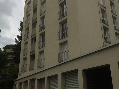 GARAGE A LOUER - ST ETIENNE Le Portail Rouge - 66,67 € charges comprises par mois