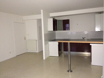 IMMEUBLE A VENDRE - RIVE DE GIER - 500 m2 - 250000€