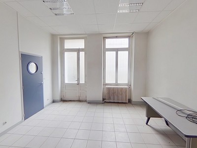 LOCAL COMMERCIAL A LOUER - ST ETIENNE Hotel-de-Ville - 120 m2 - 1000 € HC et HT par mois