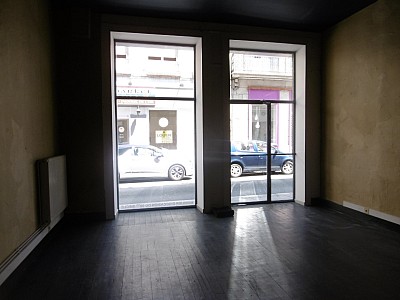 LOCAL COMMERCIAL A LOUER - ST ETIENNE Jacquard - 133 m2 - 350 € HC et HT par mois