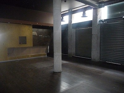 LOCAL COMMERCIAL A LOUER - ST ETIENNE Republique - 110 m2 - 800 € HC et HT par mois