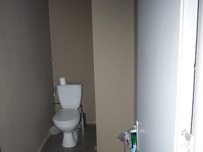 LOCAL COMMERCIAL A LOUER - ST ETIENNE Republique - 110 m2 - 800€ HC et HT par mois