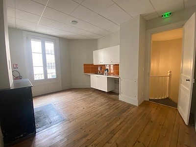 LOCAL COMMERCIAL - ST ETIENNE Prefecture - 160 m2 - RÉALISÉ