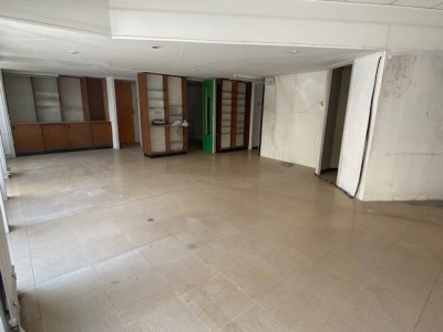 LOCAL COMMERCIAL A LOUER - ST ETIENNE - 98 m2 - 585 € HC par mois