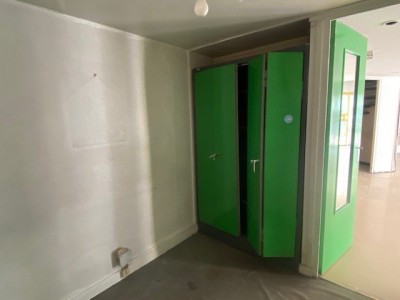 LOCAL COMMERCIAL A LOUER - ST ETIENNE - 98 m2 - 585 € HC par mois