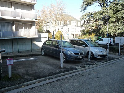 PARKING A LOUER - ST ETIENNE La Richelandiere - 36 € charges comprises par mois