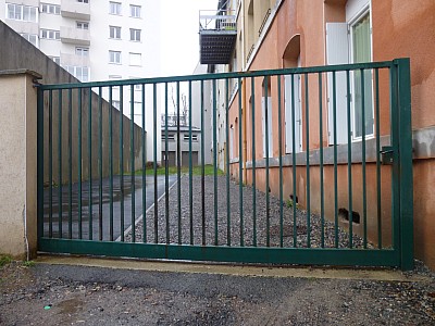 PARKING A LOUER - ST ETIENNE Le Mont-La Jomayere - 25 € charges comprises par mois