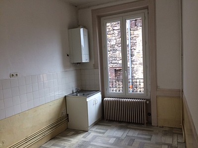 STUDIO A LOUER - FIRMINY Tardive - 38 m2 - 311 € charges comprises par mois