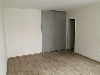 STUDIO A LOUER - ST ETIENNE Hotel-de-Ville - 34 m2 - 360 € charges comprises par mois