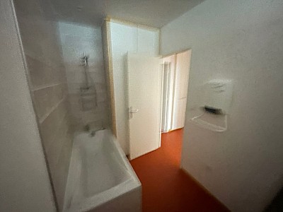 STUDIO A LOUER - ST ETIENNE Peuple-Boivin-St Jacques - 52 m2 - 410 € charges comprises par mois