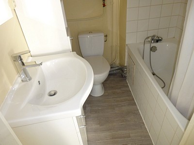 STUDIO A LOUER - ST ETIENNE Hotel-de-Ville - 28.29 m2 - 282€ charges comprises par mois