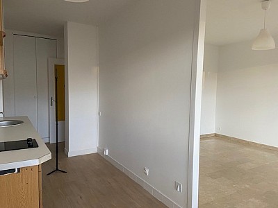 STUDIO A LOUER - ST ETIENNE Chavanelle - 40 m2 - 411 € charges comprises par mois