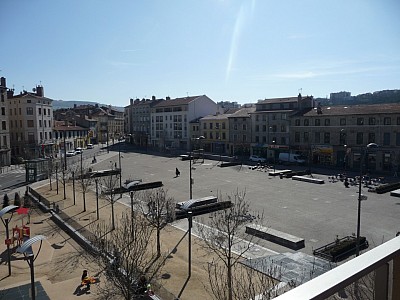 STUDIO A LOUER - ST ETIENNE Chavanelle - 40 m2 - 411 € charges comprises par mois