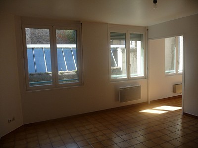 STUDIO A LOUER - ST ETIENNE Marengo - 33 m2 - 325 € charges comprises par mois