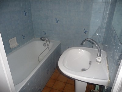 STUDIO A LOUER - ST ETIENNE Marengo - 33 m2 - 325 € charges comprises par mois