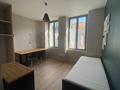 STUDIO A LOUER - ST ETIENNE Fauriel-Le Platon - 18 m2 - 476 € charges comprises par mois
