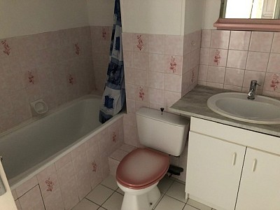 STUDIO A LOUER - ST ETIENNE La Richelandiere - 45 m2 - 395 € charges comprises par mois