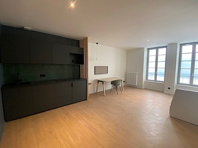 STUDIO A LOUER - ST ETIENNE Peuple-Boivin-St Jacques - 36 m2 - 590 € charges comprises par mois