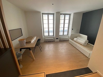 STUDIO A LOUER - ST ETIENNE Peuple-Boivin-St Jacques - 28 m2 - 600 € charges comprises par mois