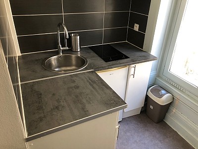 STUDIO A LOUER - ST ETIENNE Badouillere Est-Charite - 23.25 m2 - 365 € charges comprises par mois