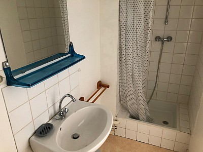 STUDIO A LOUER - ST ETIENNE Badouillere Est-Charite - 23.25 m2 - 365 € charges comprises par mois