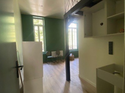 STUDIO A LOUER - ST ETIENNE - 18 m2 - 470 € charges comprises par mois