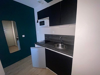 STUDIO A LOUER - ST ETIENNE Fauriel-Le Platon - 23 m2 - 525 € charges comprises par mois