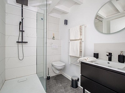 STUDIO A LOUER - ST ETIENNE Saint-Francois-Giron - 23 m2 - 520 € charges comprises par mois