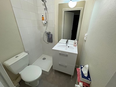 STUDIO A LOUER - ST ETIENNE La Riviere - 30 m2 - 450 € charges comprises par mois