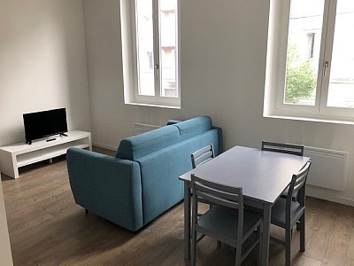 STUDIO A LOUER - ST ETIENNE Saint-Francois-Giron - 43 m2 - 450 € charges comprises par mois