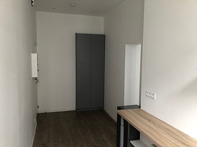 STUDIO A LOUER - ST ETIENNE Saint-Francois-Giron - 43 m2 - 450 € charges comprises par mois