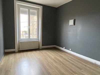 STUDIO A LOUER - ST PAUL EN JAREZ - 45 m2 - 388 € charges comprises par mois