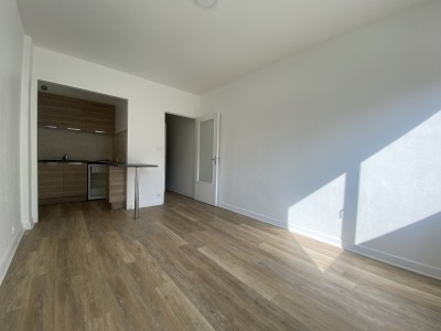 STUDIO A VENDRE - ST ETIENNE - 24 m2 - 45000 €