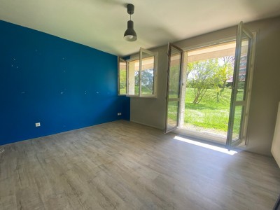 APPARTEMENT T1 A VENDRE - ST ETIENNE MONTPLAISIR - 35 m2 - 40000 €