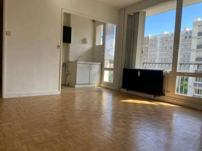 APPARTEMENT T1 A VENDRE - ST ETIENNE - 30.88 m2 - 30000 €