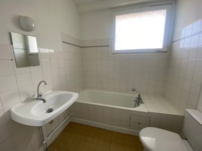 APPARTEMENT T1 A VENDRE - ST ETIENNE - 30.88 m2 - 30000 €