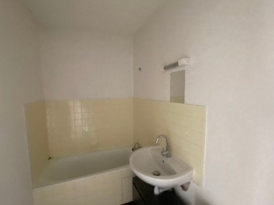 APPARTEMENT T1 A VENDRE - ST ETIENNE - 36 m2 - 45000 €