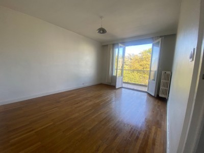 APPARTEMENT T1 A VENDRE - ST ETIENNE - 32.4 m2 - 39000 €