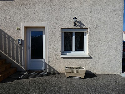 APPARTEMENT T2 A LOUER - GENILAC - 45 m2 - 560 € charges comprises par mois