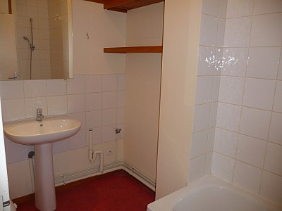 APPARTEMENT T2 A LOUER - ST ETIENNE Peuple-Boivin-St Jacques - 60 m2 - 416 € charges comprises par mois